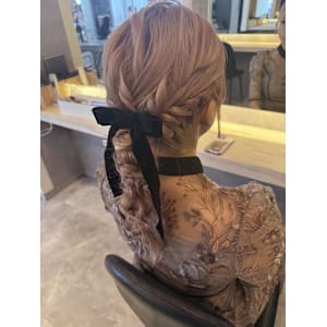 小顔ヘア/髪質改善/ブリーチなしカラー/ヘアアレンジ - Lovis 浦和【ラビス ウラワ】掲載中