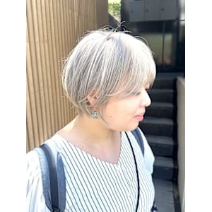 ハイトーンショート/ショートボブ/丸みショート