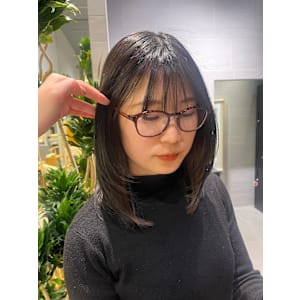 ミディアムレイヤー/レイヤーカット/インナーカラー/ベージュ