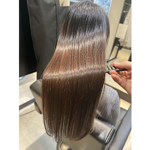 髪質改善専門サロンEmuest×スタイル