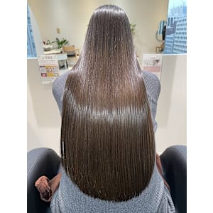 髪質改善専門サロンEmuest×スタイル