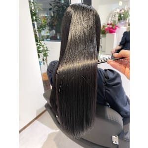 髪質改善専門サロンEmuest×スタイル