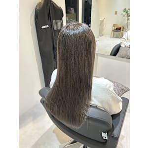 髪質改善専門サロンEmuest×スタイル