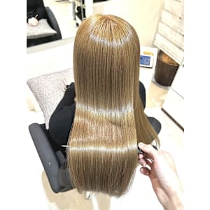 髪質改善専門サロンEmuest×スタイル