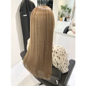 髪質改善専門サロンEmuest×スタイル