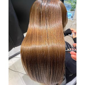 髪質改善専門サロンEmuest×スタイル