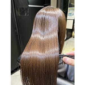 髪質改善専門サロンEmuest×スタイル