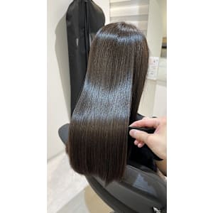 髪質改善専門サロンEmuest×スタイル