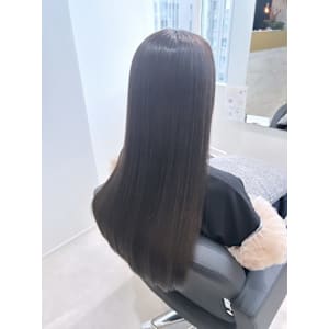 髪質改善専門サロンEmuest×スタイル