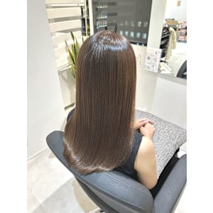 髪質改善専門サロンEmuest×スタイル