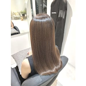 髪質改善専門サロンEmuest×スタイル