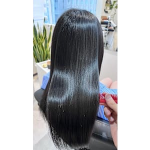 髪質改善専門サロンEmuest×スタイル