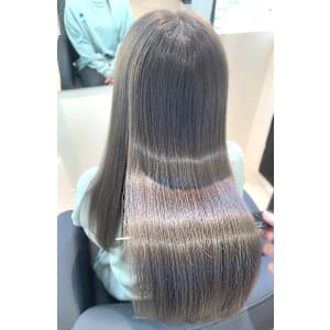 髪質改善専門サロンEmuest×スタイル