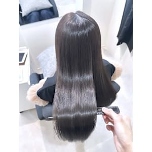 髪質改善専門サロンEmuest×スタイル