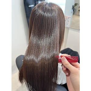 髪質改善専門サロンEmuest×スタイル