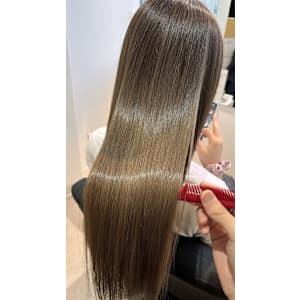 髪質改善専門サロンEmuest×スタイル