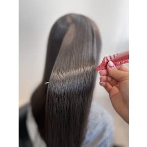 髪質改善専門サロンEmuest×スタイル