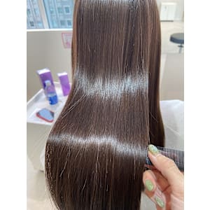 髪質改善専門サロンEmuest×スタイル