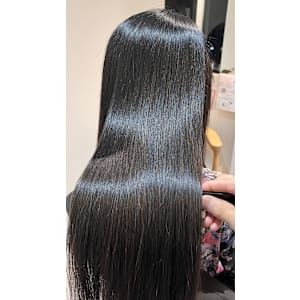 髪質改善専門サロンEmuest×スタイル