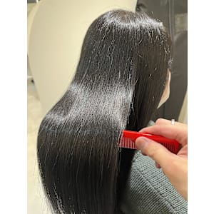 髪質改善専門サロンEmuest×スタイル