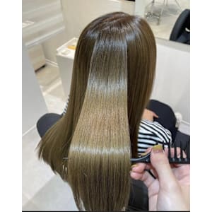 髪質改善専門サロンEmuest×スタイル