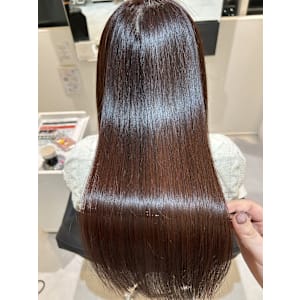 髪質改善専門サロンEmuest×スタイル