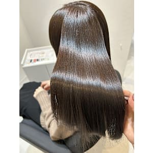 髪質改善専門サロンEmuest×スタイル