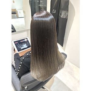 髪質改善専門サロンEmuest×スタイル