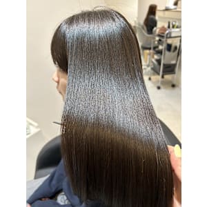 髪質改善専門サロンEmuest×スタイル