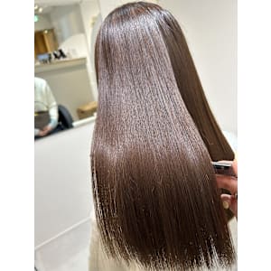 髪質改善専門サロンEmuest×スタイル