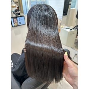 髪質改善専門サロンEmuest×スタイル