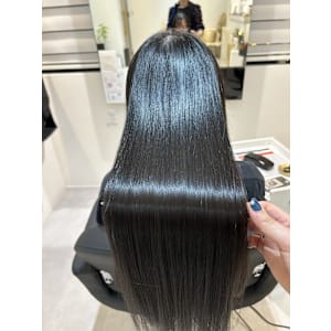 髪質改善専門サロンEmuest×スタイル