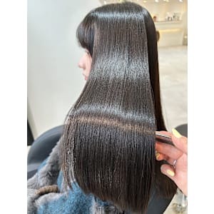 髪質改善専門サロンEmuest×スタイル