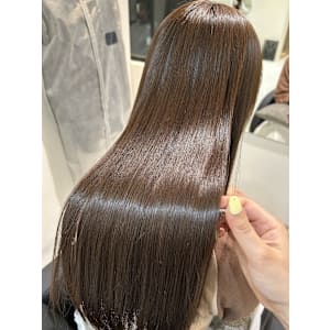 髪質改善専門サロンEmuest×スタイル