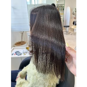 髪質改善専門サロンEmuest×スタイル