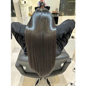 髪質改善専門サロンEmuest×スタイル