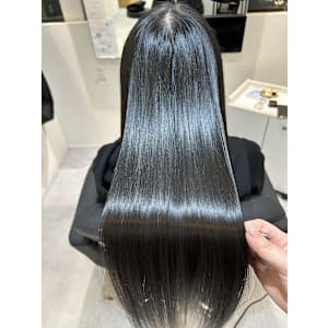 髪質改善専門サロンEmuest×スタイル