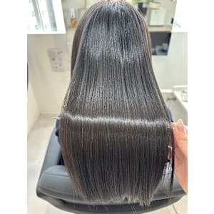 髪質改善専門サロンEmuest×スタイル