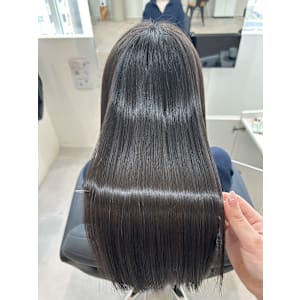 髪質改善専門サロンEmuest×スタイル