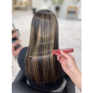 髪質改善専門サロンEmuest×スタイル