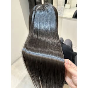 髪質改善専門サロンEmuest×スタイル