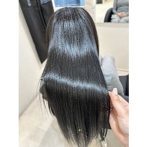 髪質改善専門サロンEmuest×スタイル