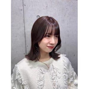 透明感ブラウン×ぷつっとくびれスタイル