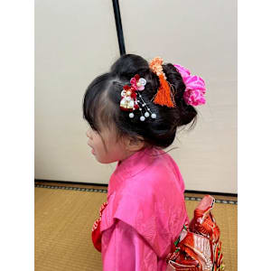3歳 七五三・日本髪風アップスタイル - HAIR & MAKE EARTH 高田馬場店【ヘアメイクアース タカダノババテン】掲載中