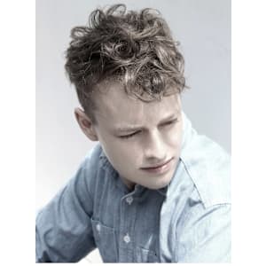 刈り上げセンターパートサーフカールフェザーパーママレットヘア