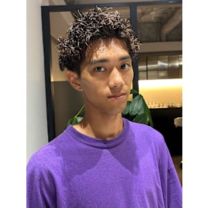 刈り上げスパイキーショート/ピンパーマ/無造作