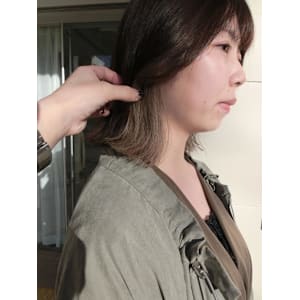 イヤリングカラー