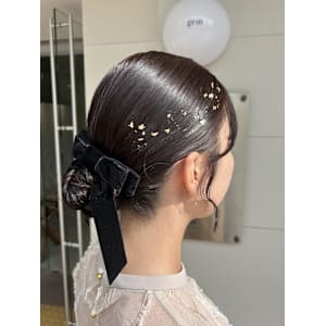 上品に華やぐタイトシニヨンセット