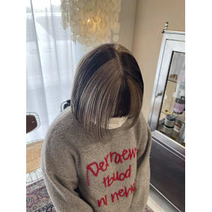 ボブ×ポイントカラー