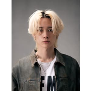 ホワイトブロンド×ブリーチ×ウルフ×カルマパーマ